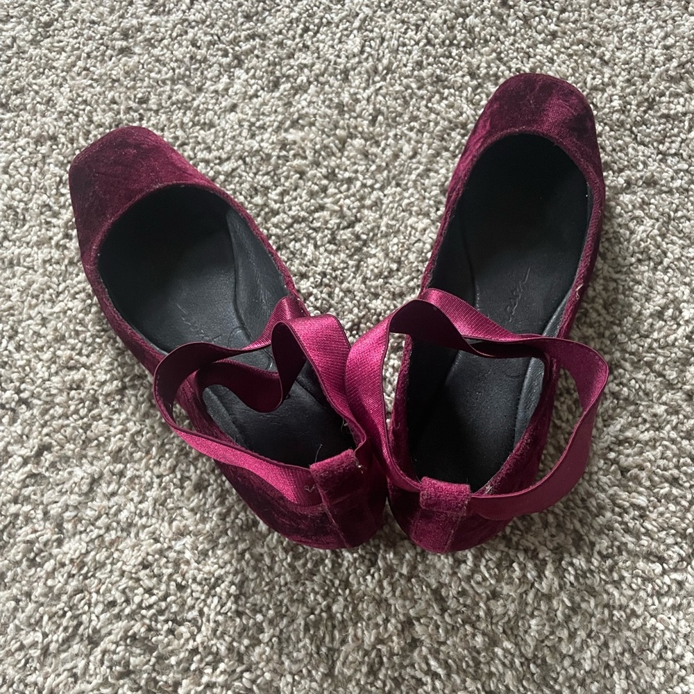 Jessica Simpson Velvet Maroon Flats